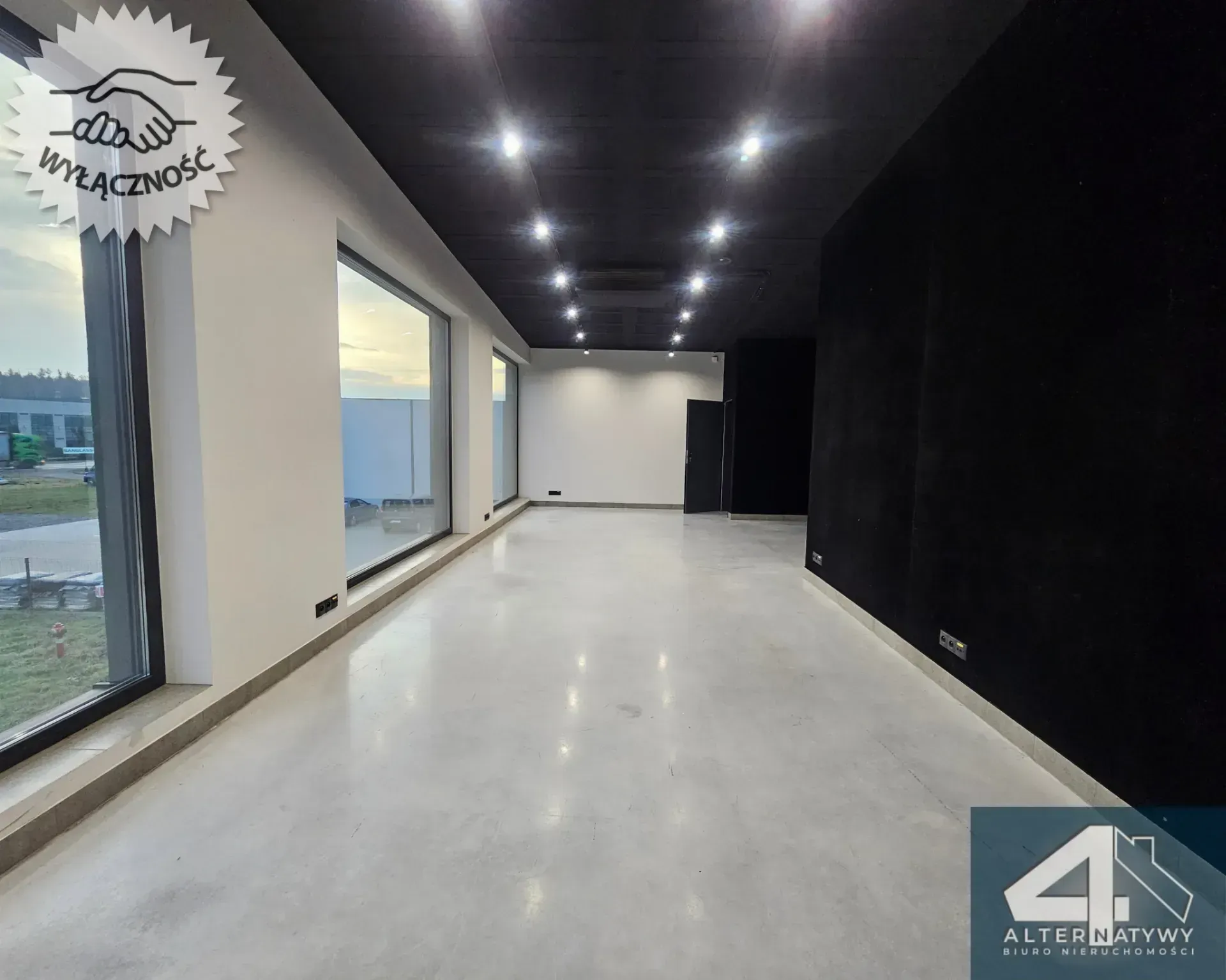 Nowoczesny budynek biurowo-magazynowy Mielec SSE 4