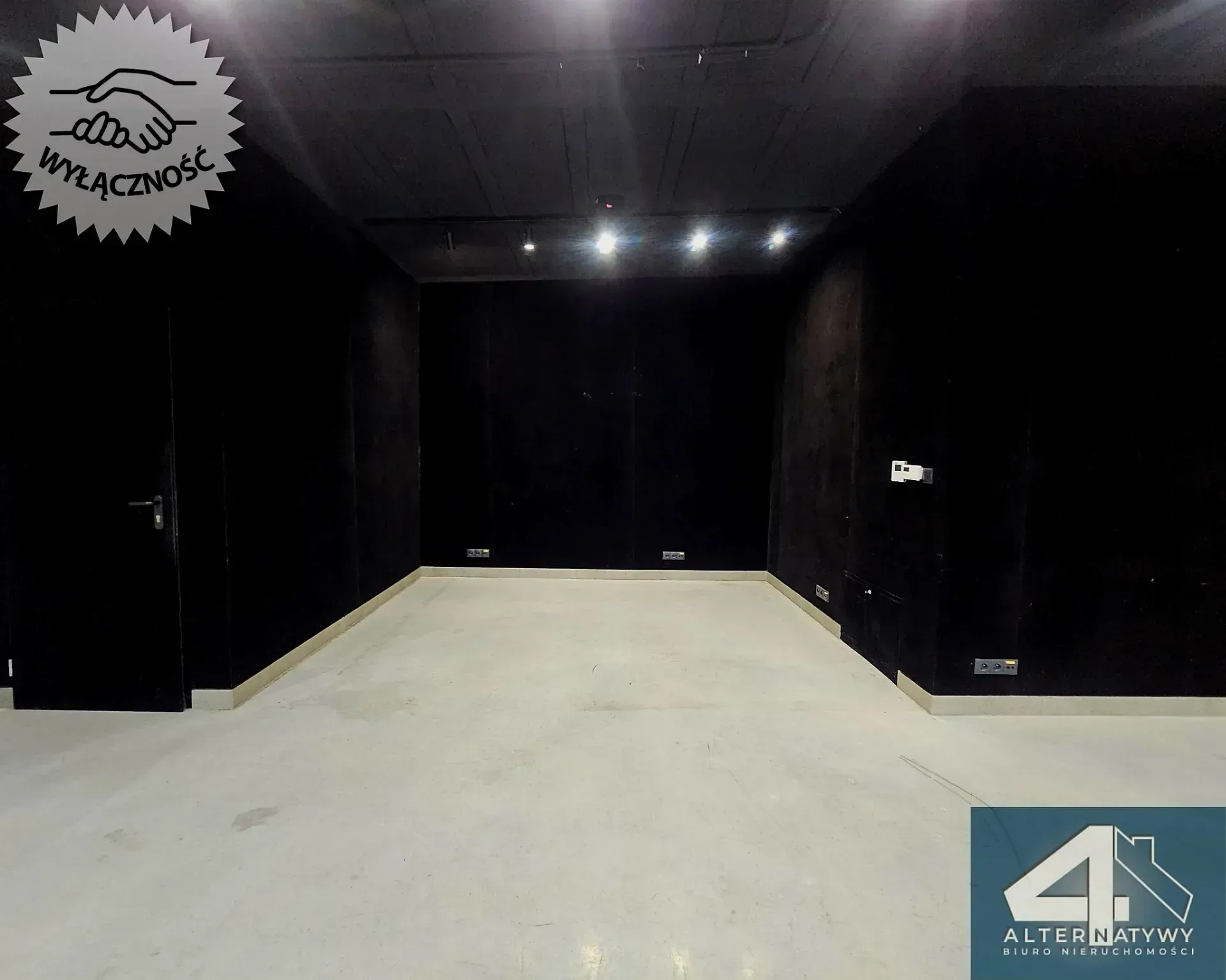 Nowoczesny budynek biurowo-magazynowy Mielec SSE 7