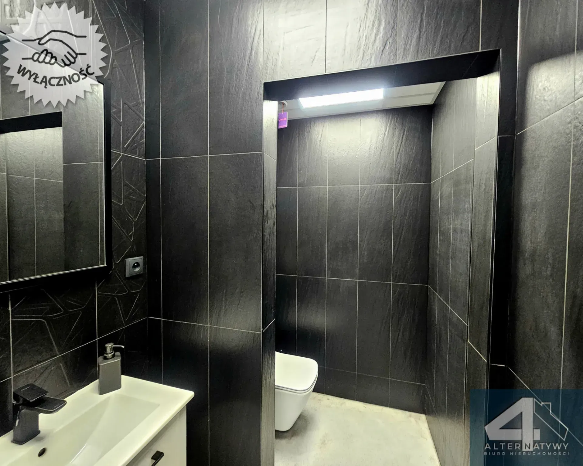 Nowoczesny budynek biurowo-magazynowy Mielec SSE 11