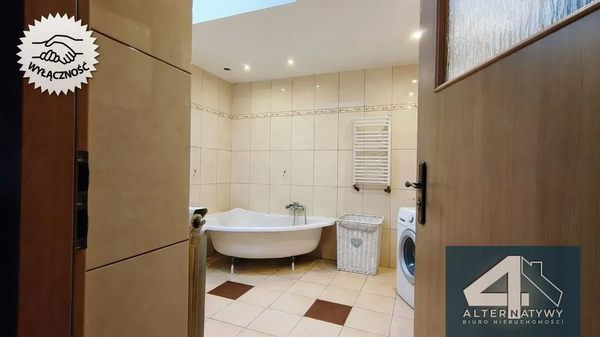 Budynek Usługowo-Mieszkalny + Dom z Ogrodem 12