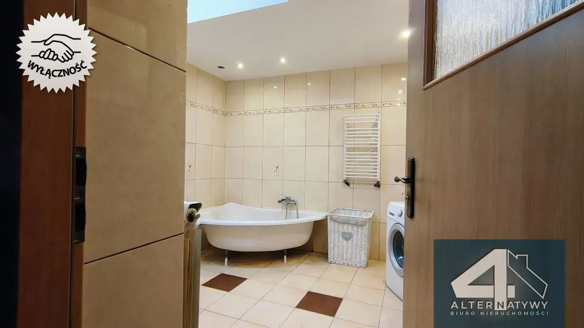 Budynek Usługowo-Mieszkalny + Dom z Ogrodem 12