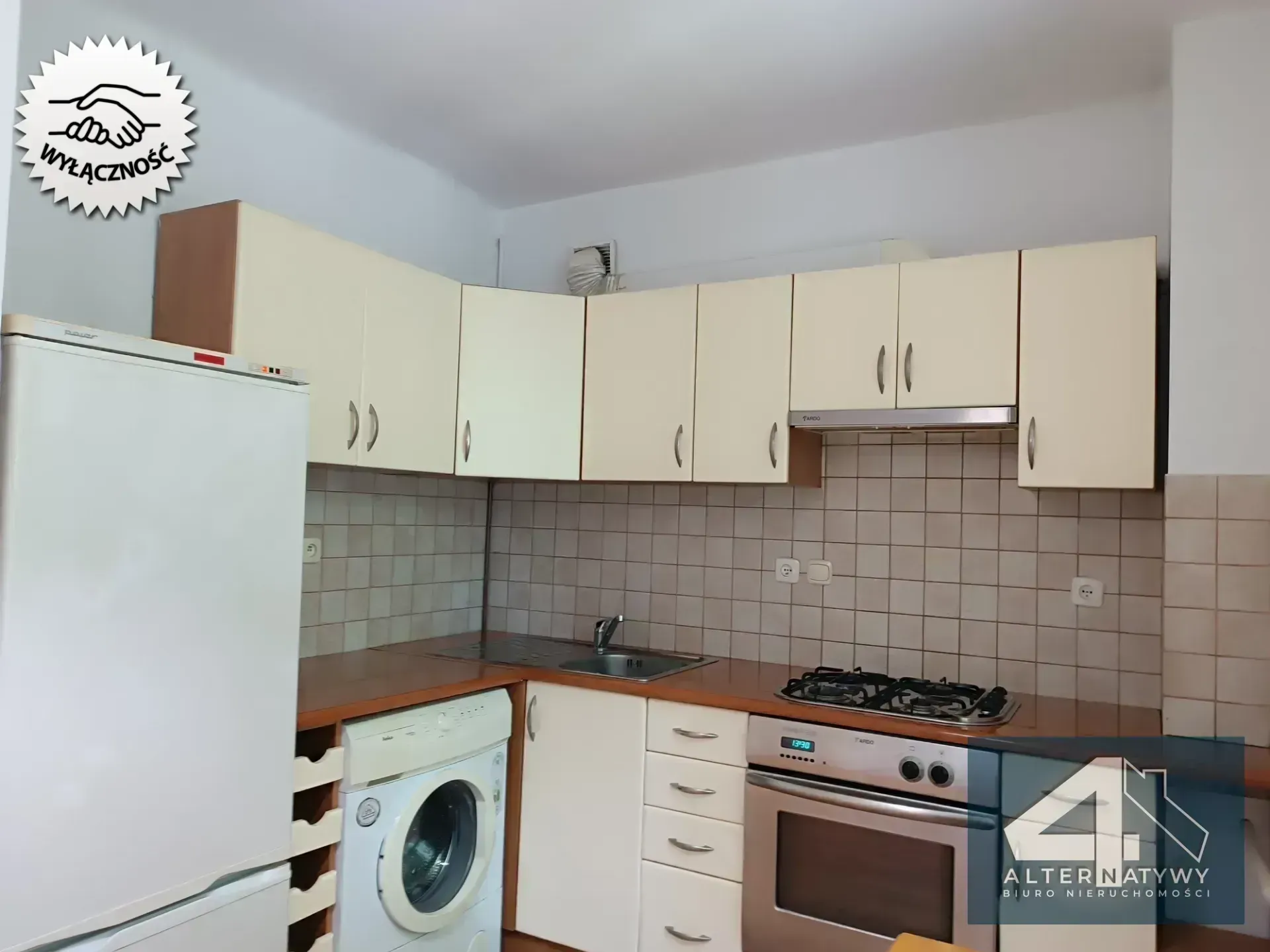 Okęcie - małe mieszkanko osobna kuchnia 5