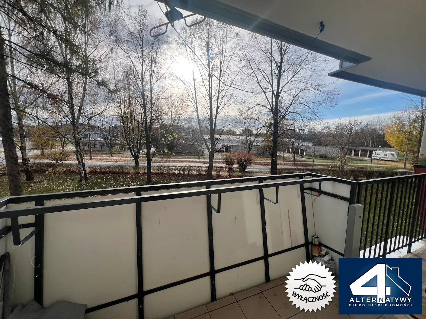 Telimeny: 2 pokoje + osobna kuchnia  + loggia 9