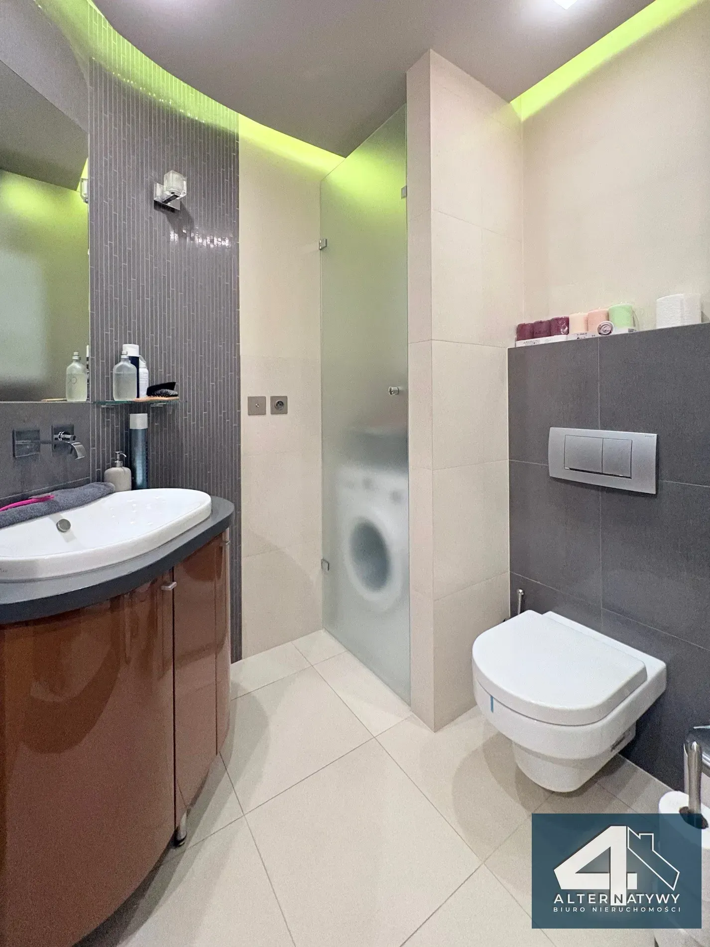 Dwa pokoje z opcją trzech w przyjemnym otoczeniu 16