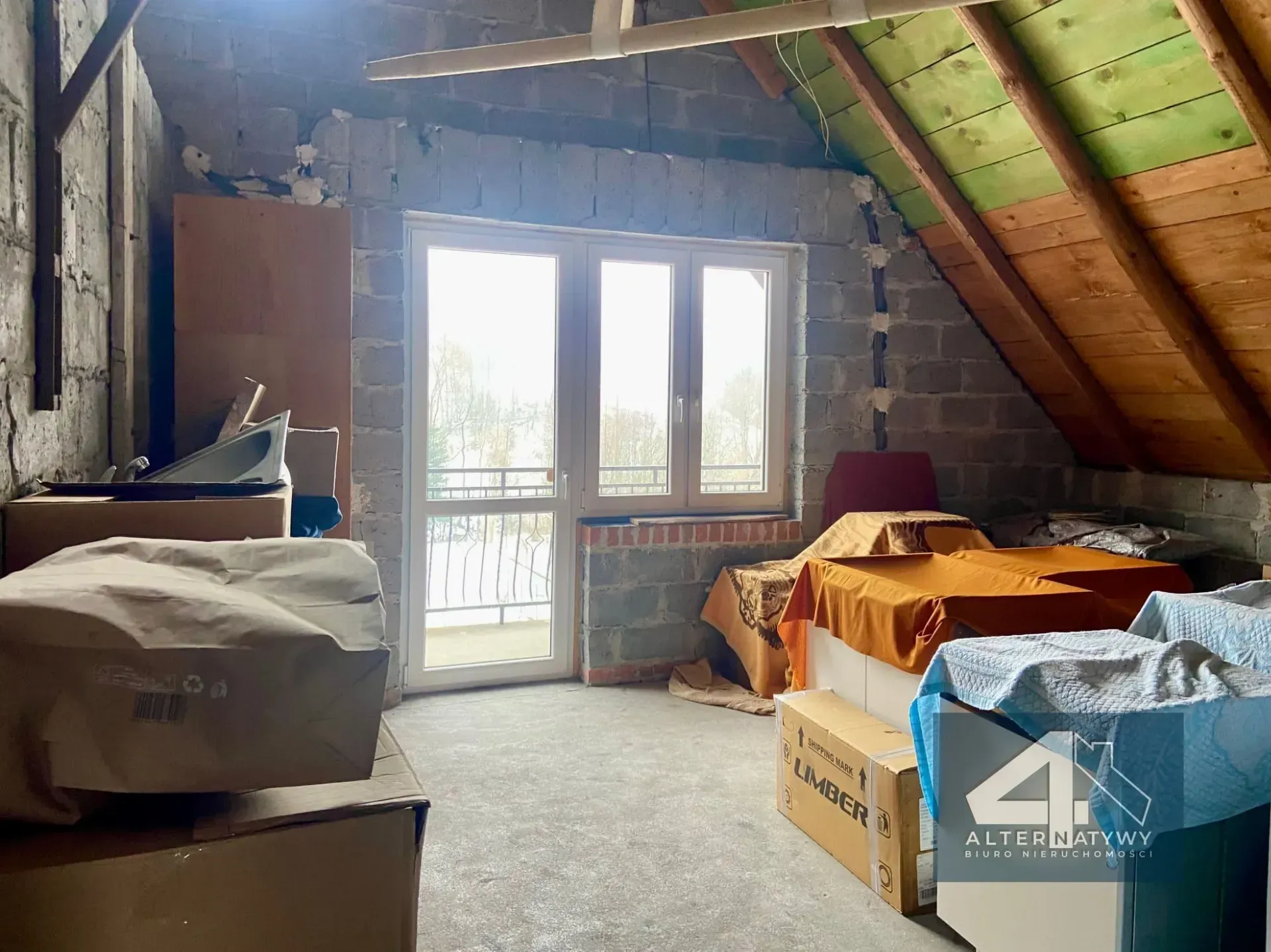 Okazja - dom z potencjałem. Do wejścia!! 11