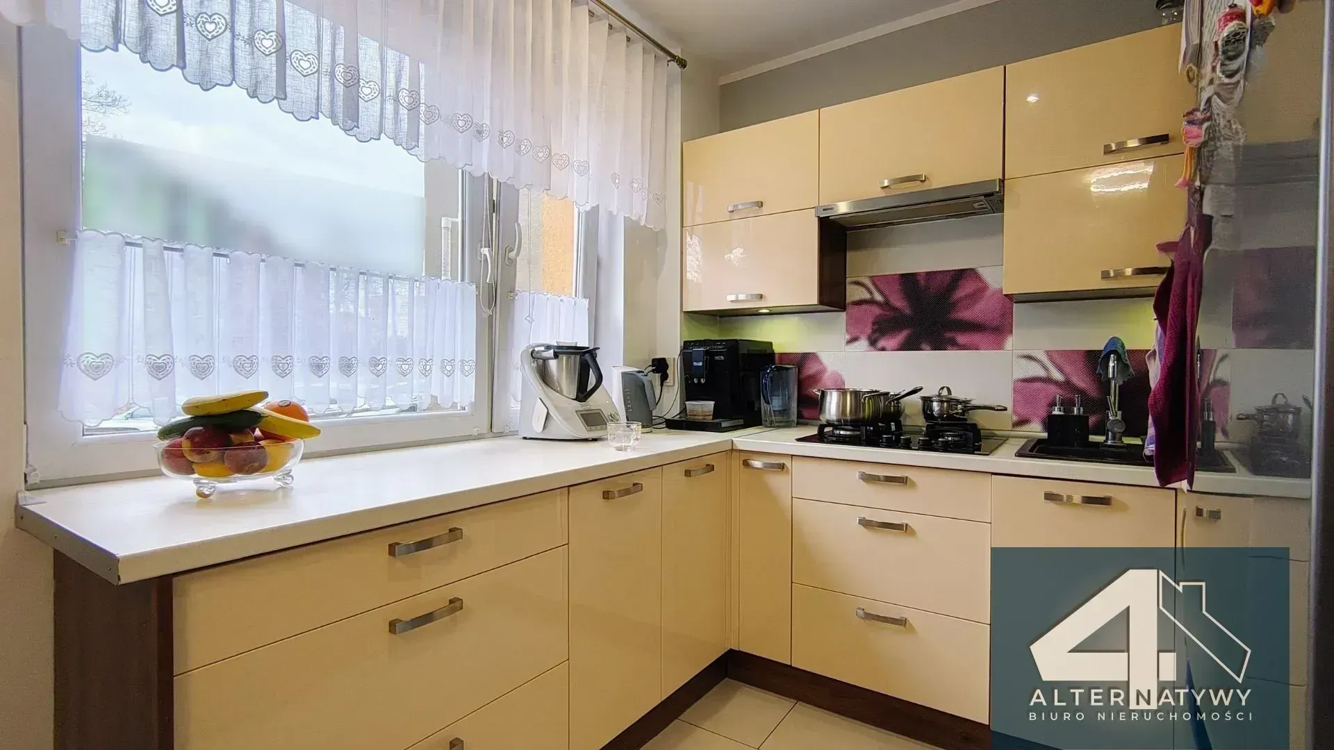 Wygodne M4 z pełnym wyposażeniem 4