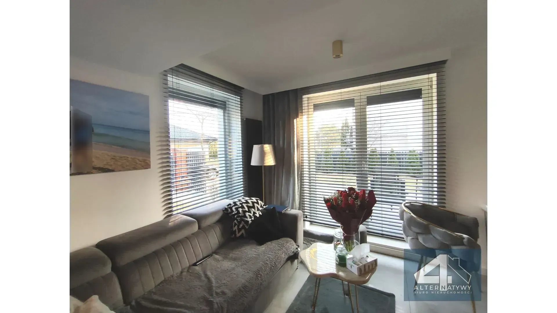 Dwupoziomowy apartament z dużym ogrodem 3