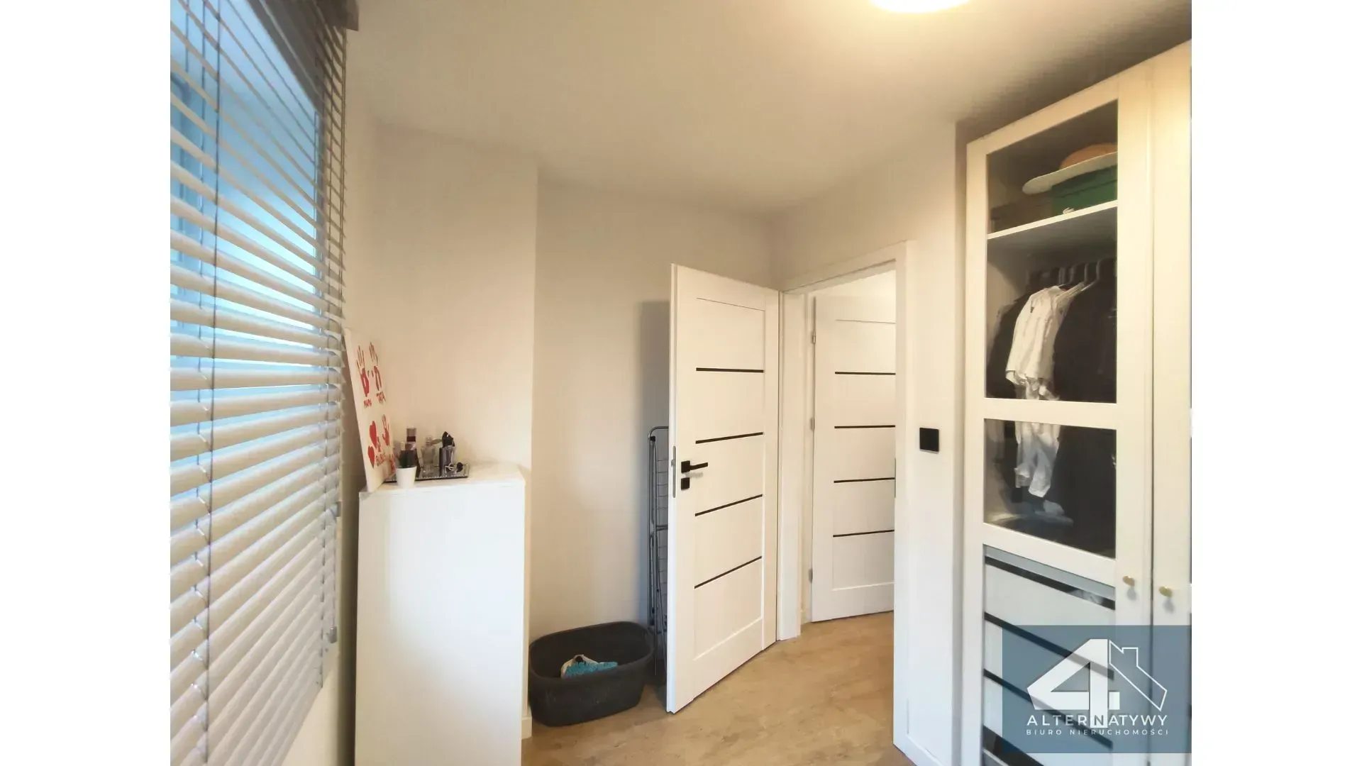 Dwupoziomowy apartament z dużym ogrodem 12