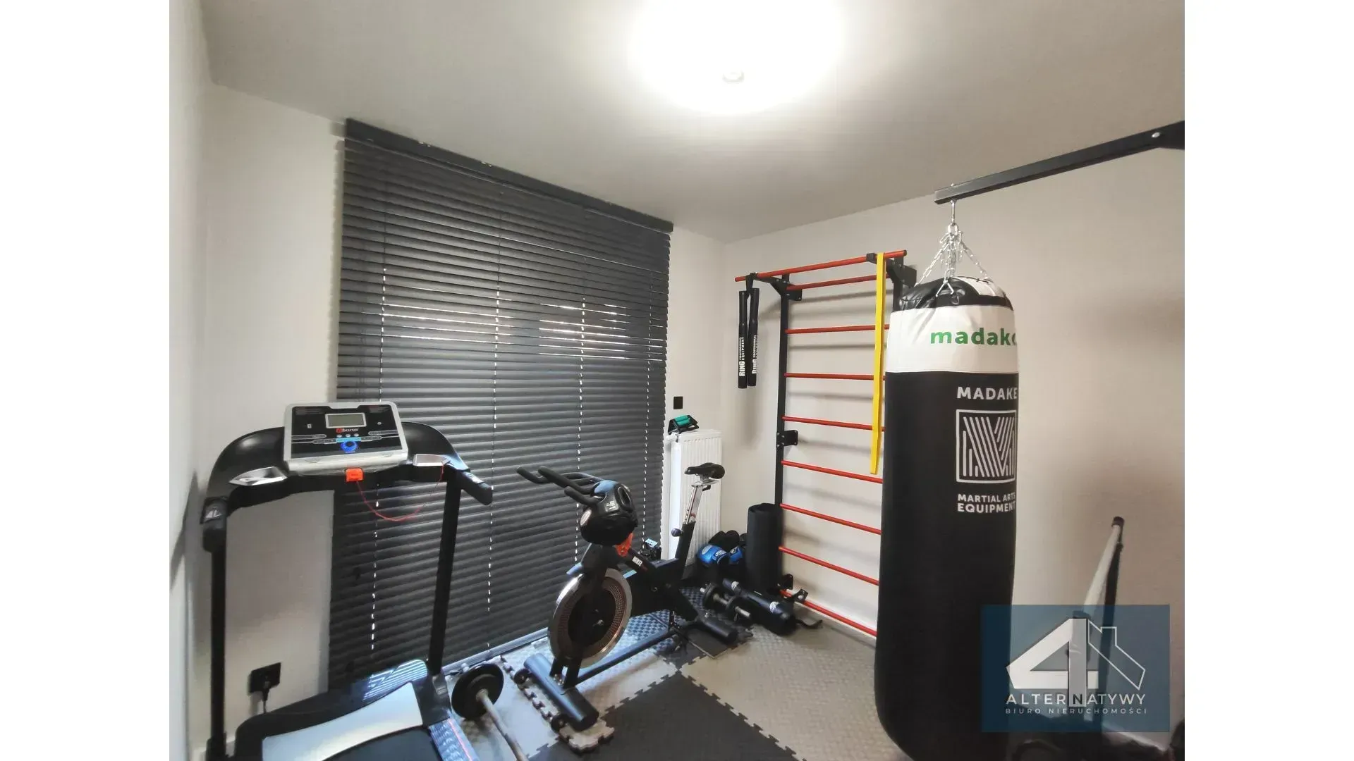 Dwupoziomowy apartament z dużym ogrodem 14