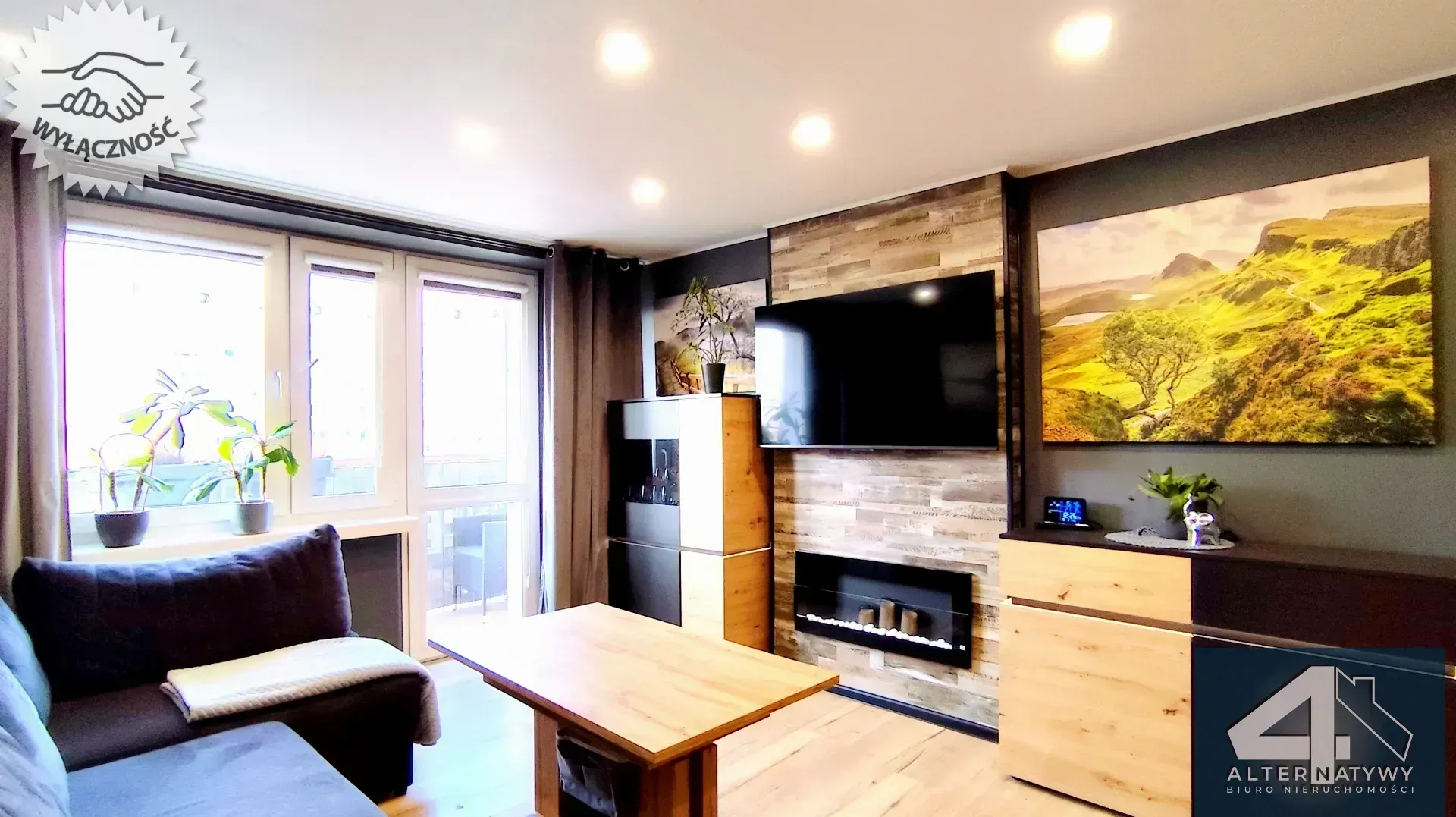 Interesujące M3 z kominkiem,  wyremontowane. 3