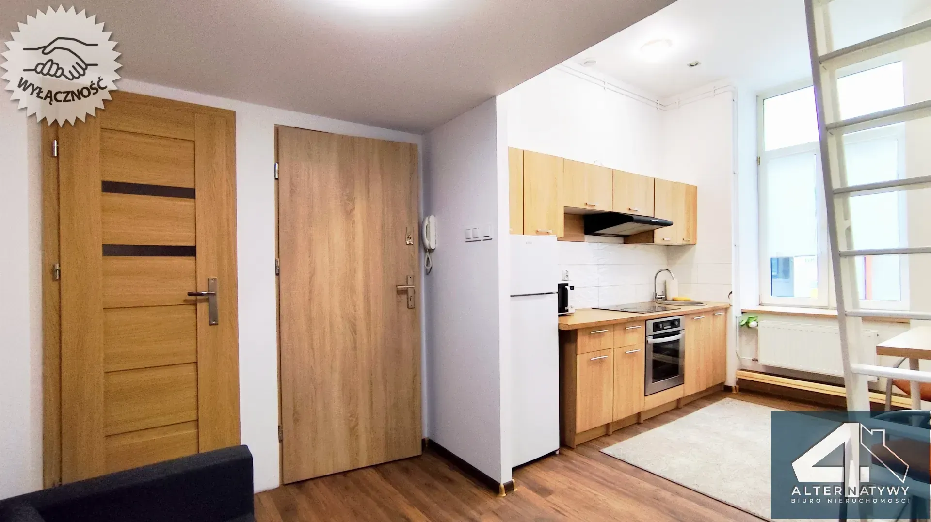 Kawalerka z antresolą przy Manufakturze 10