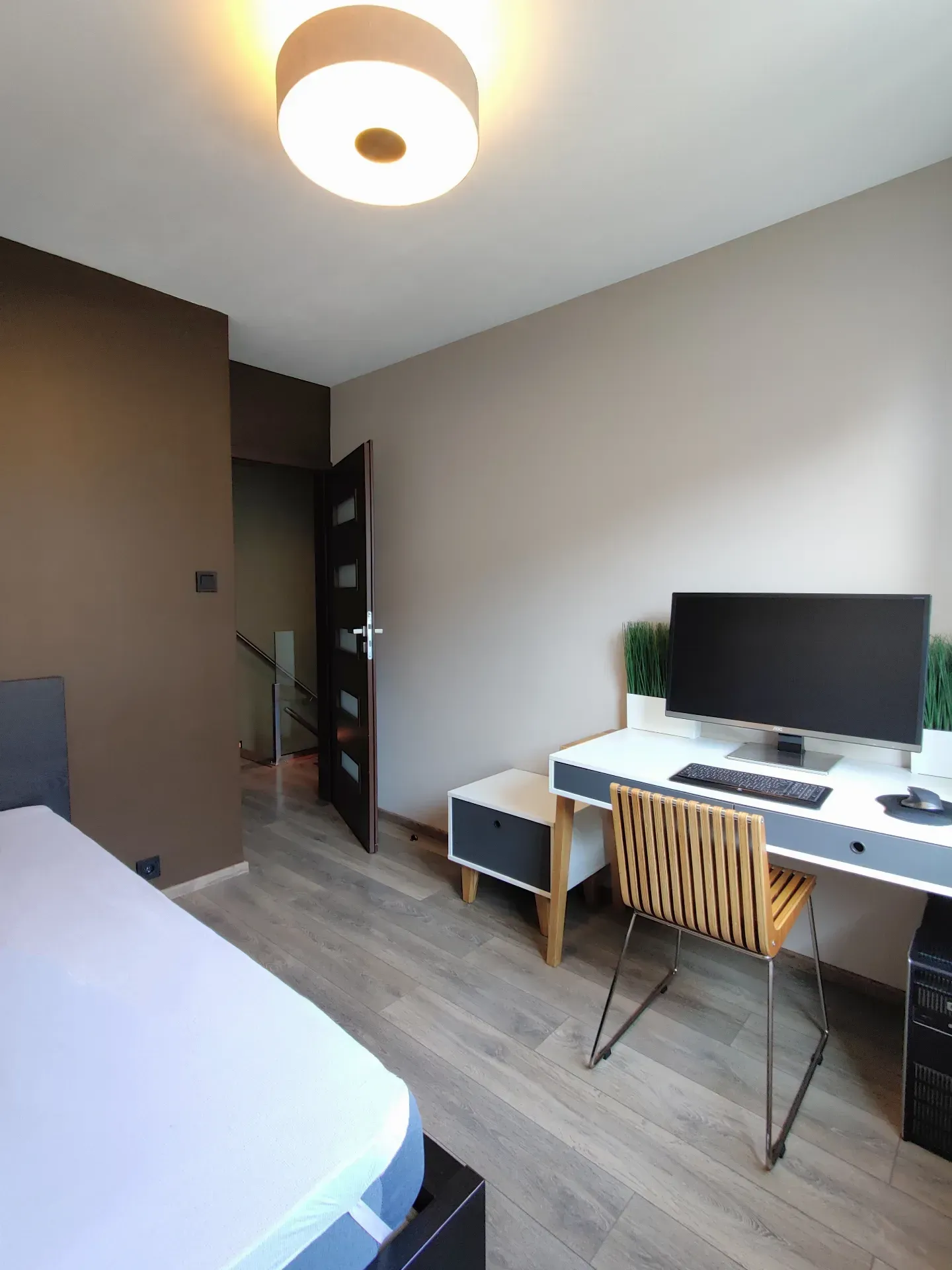 Piękne 2- poziomowe z ogródkiem 12