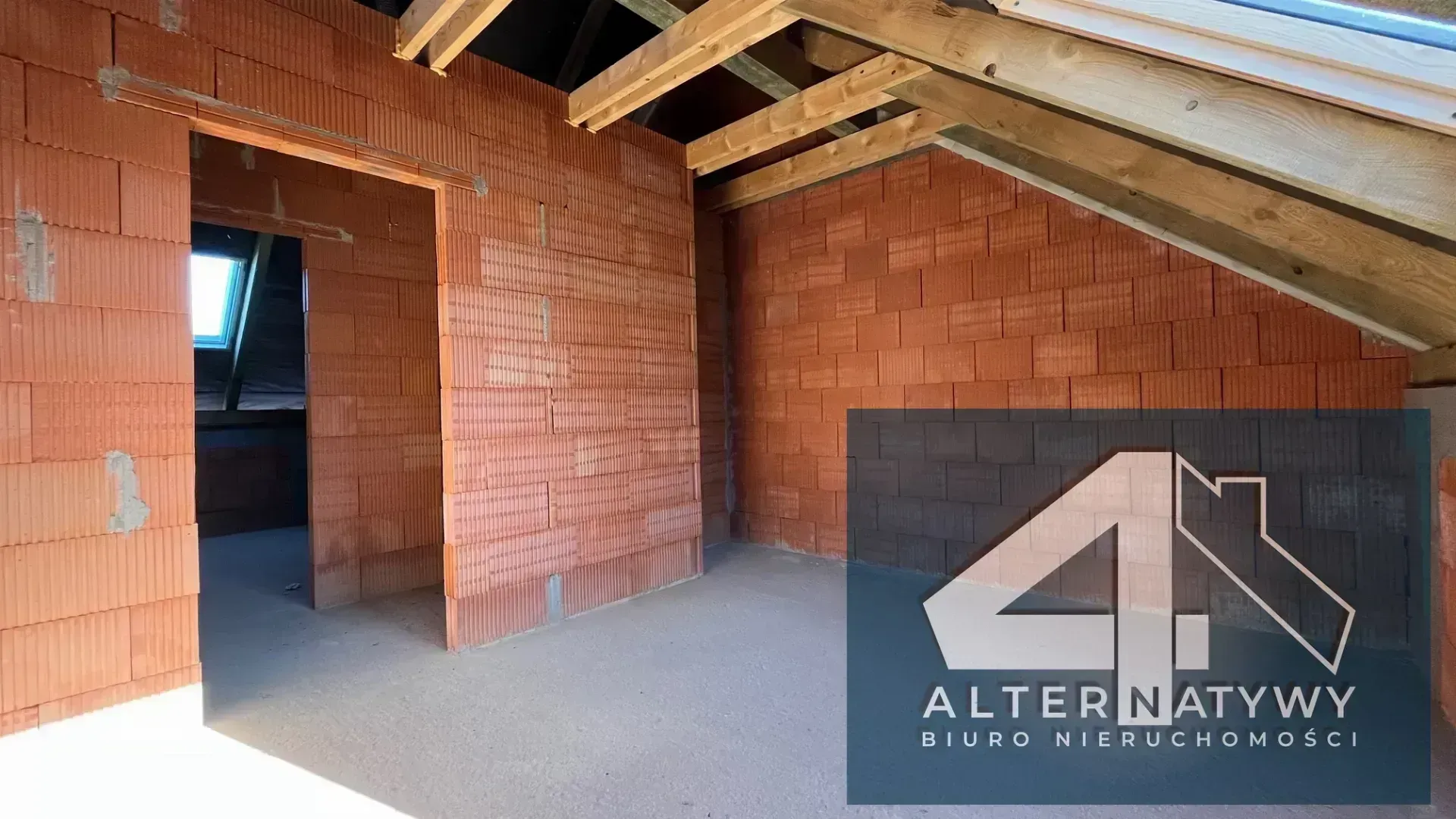 Nowa inwestycja z dużymi przeszkleniami 12