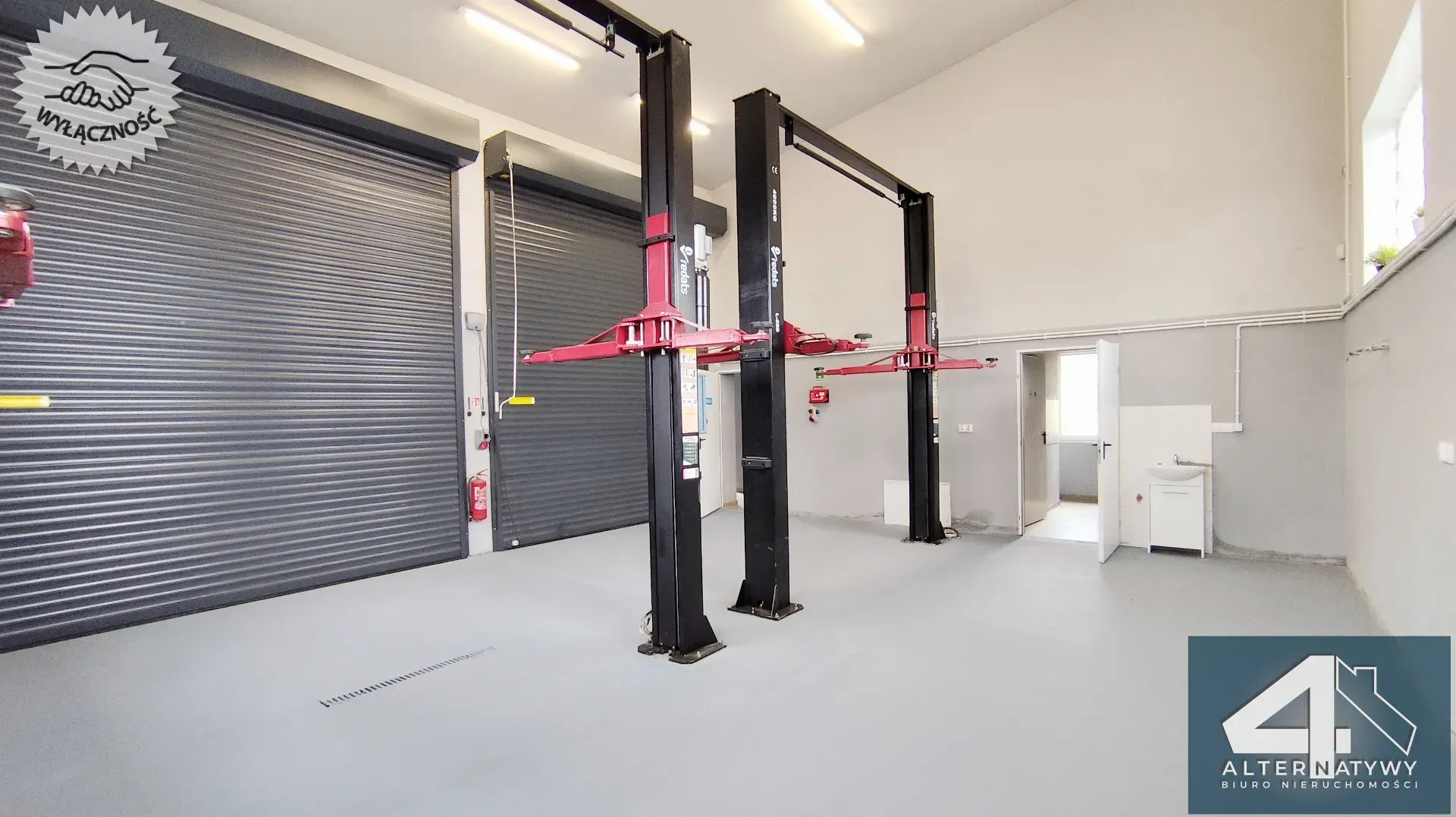Warsztat samochodowy-wysokość  7m. Dobra cena! 3