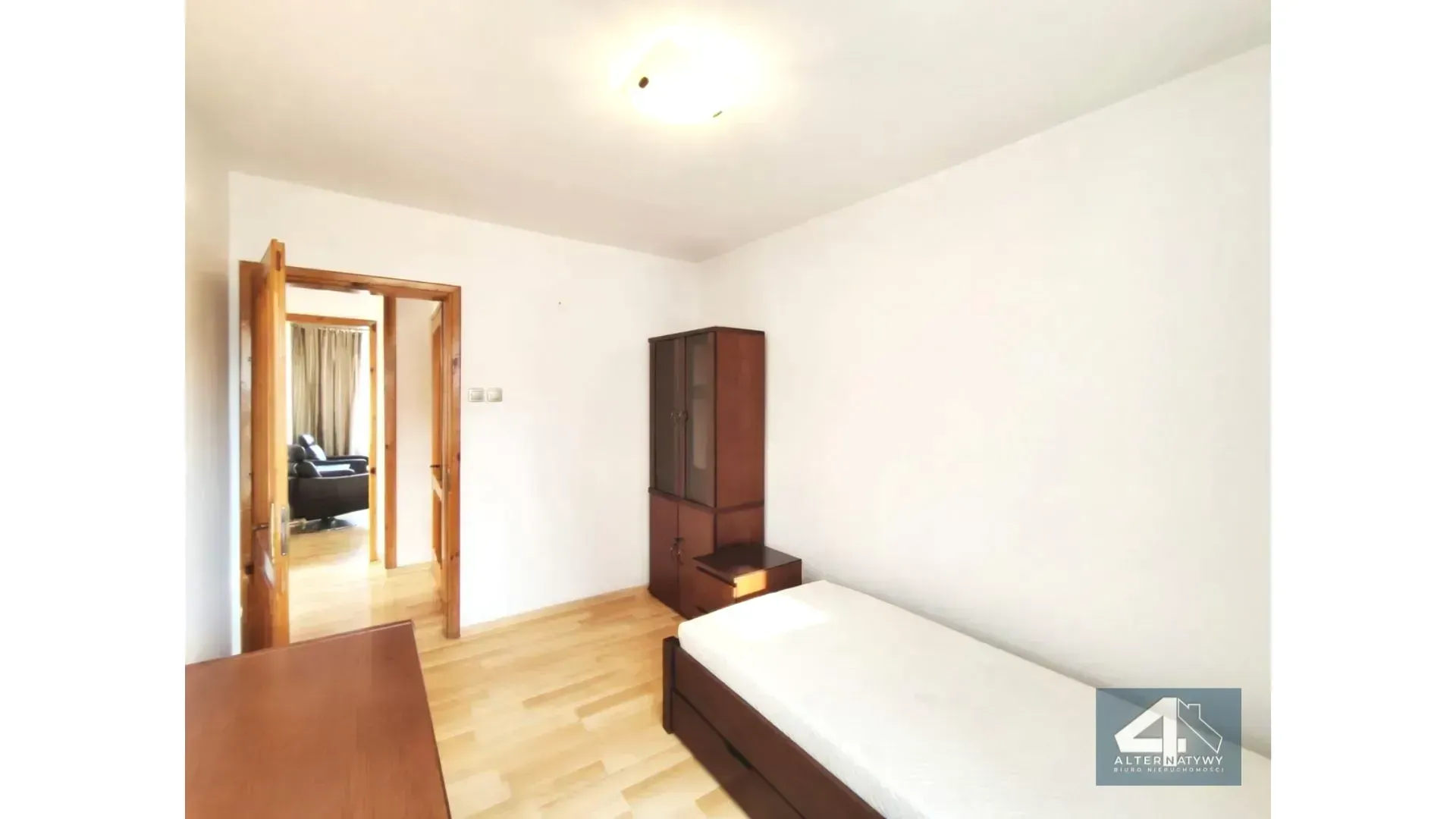 Szeregowiec/4 kondygnacje/Duża działka 18