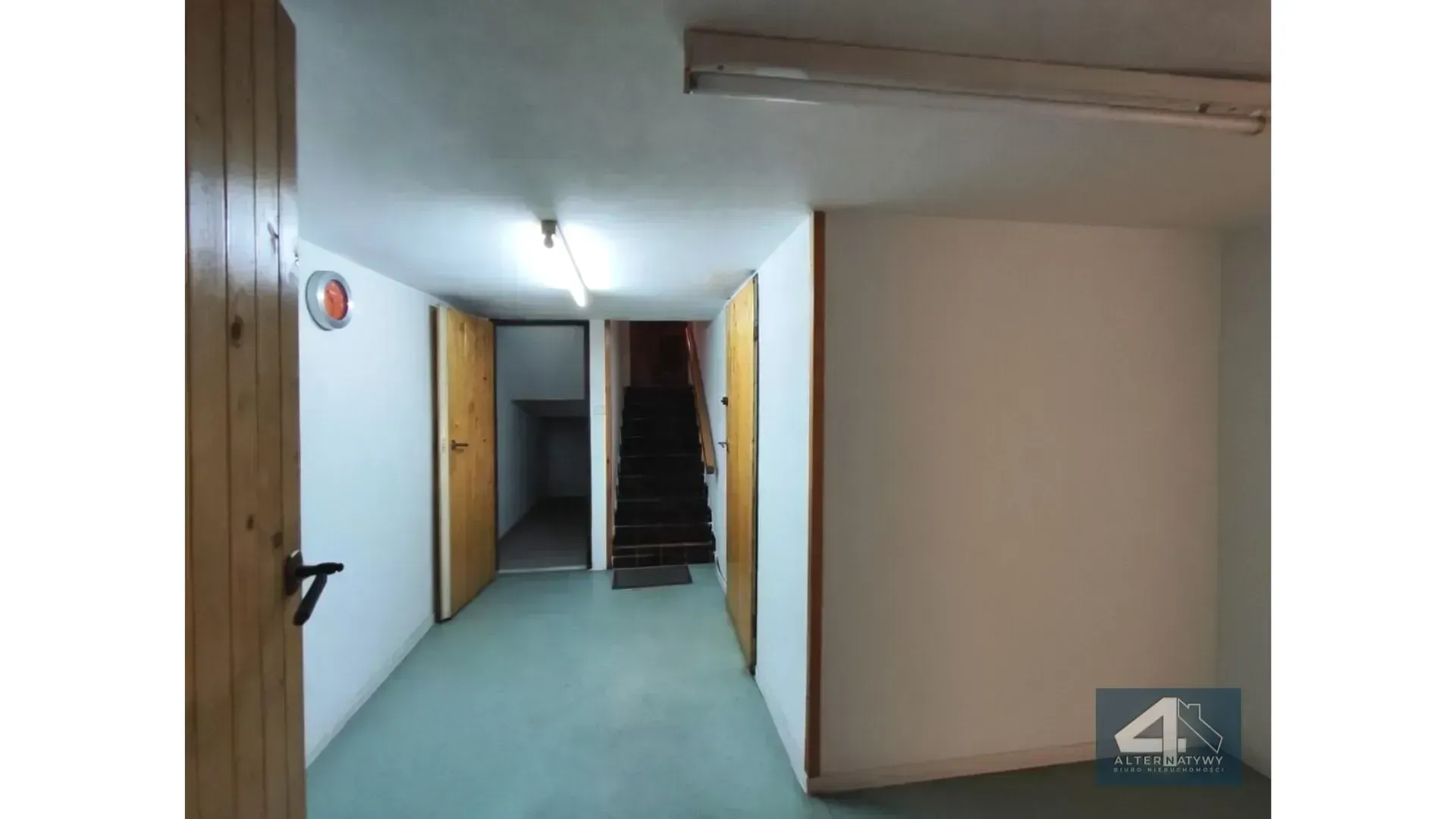 Szeregowiec/4 kondygnacje/Duża działka 31