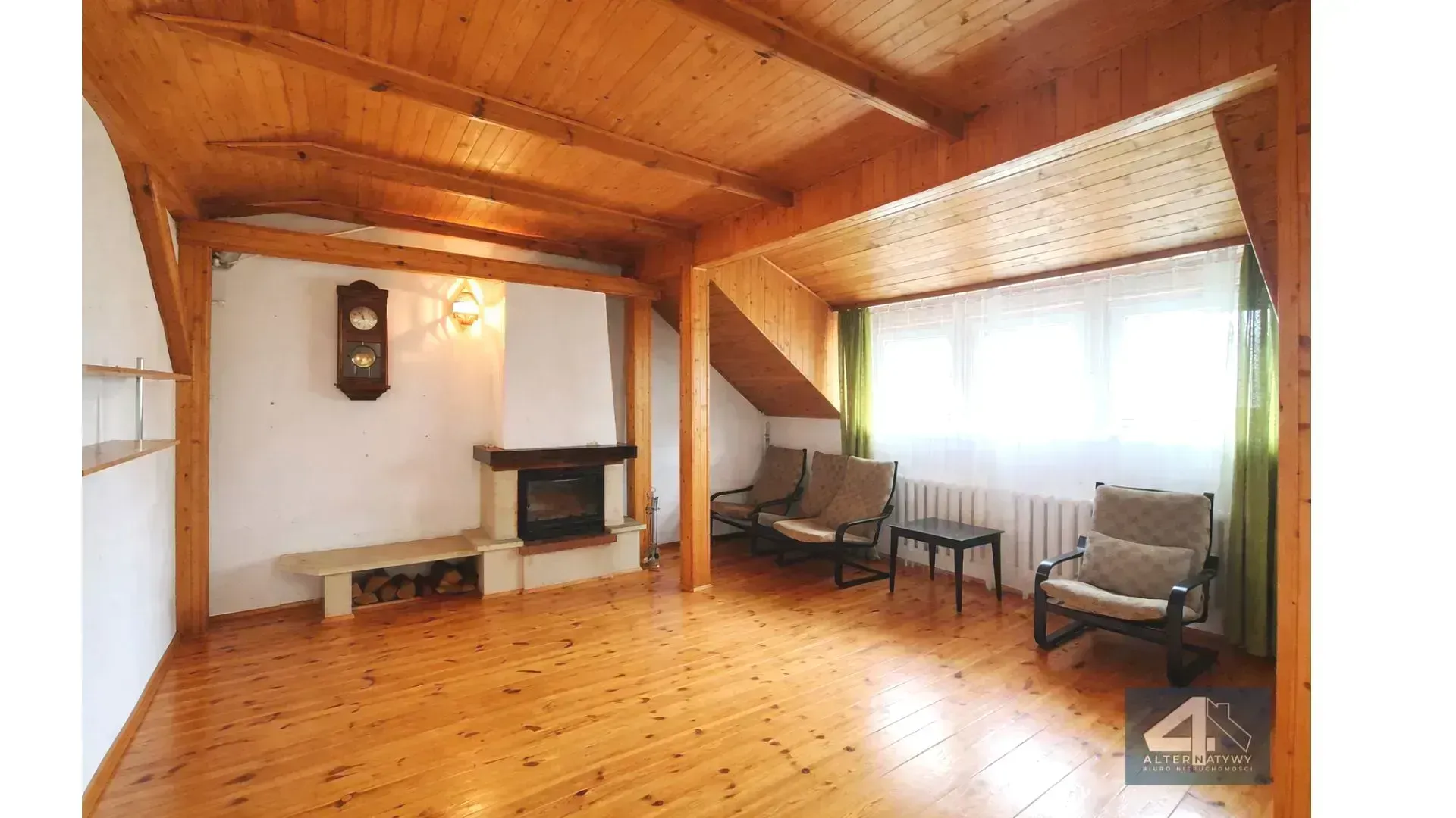 Przestronny szeregowiec z dużą działką 12