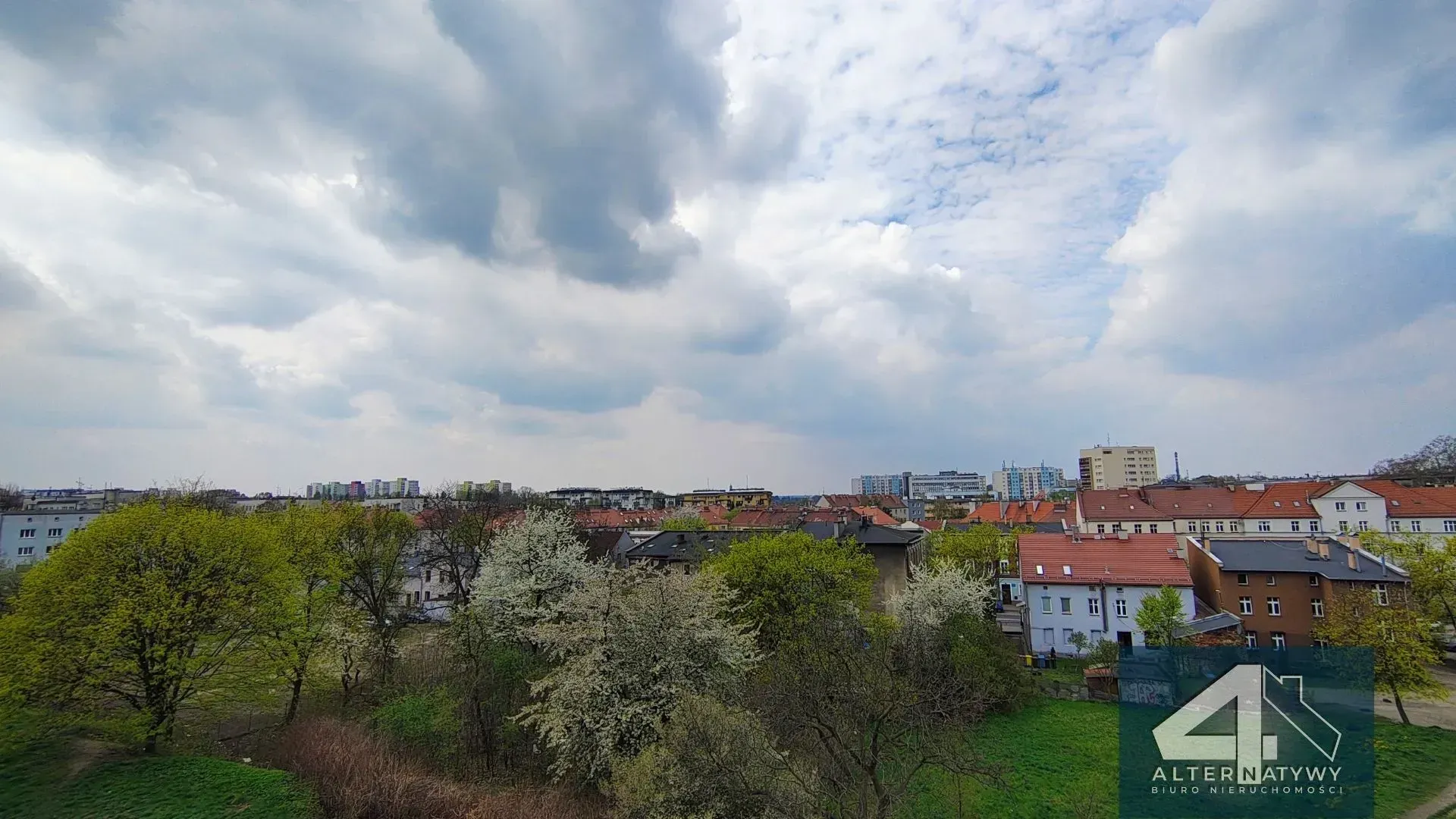 Gliwice Centrum, M4 i Balkon z Pięknym Widokiem 13