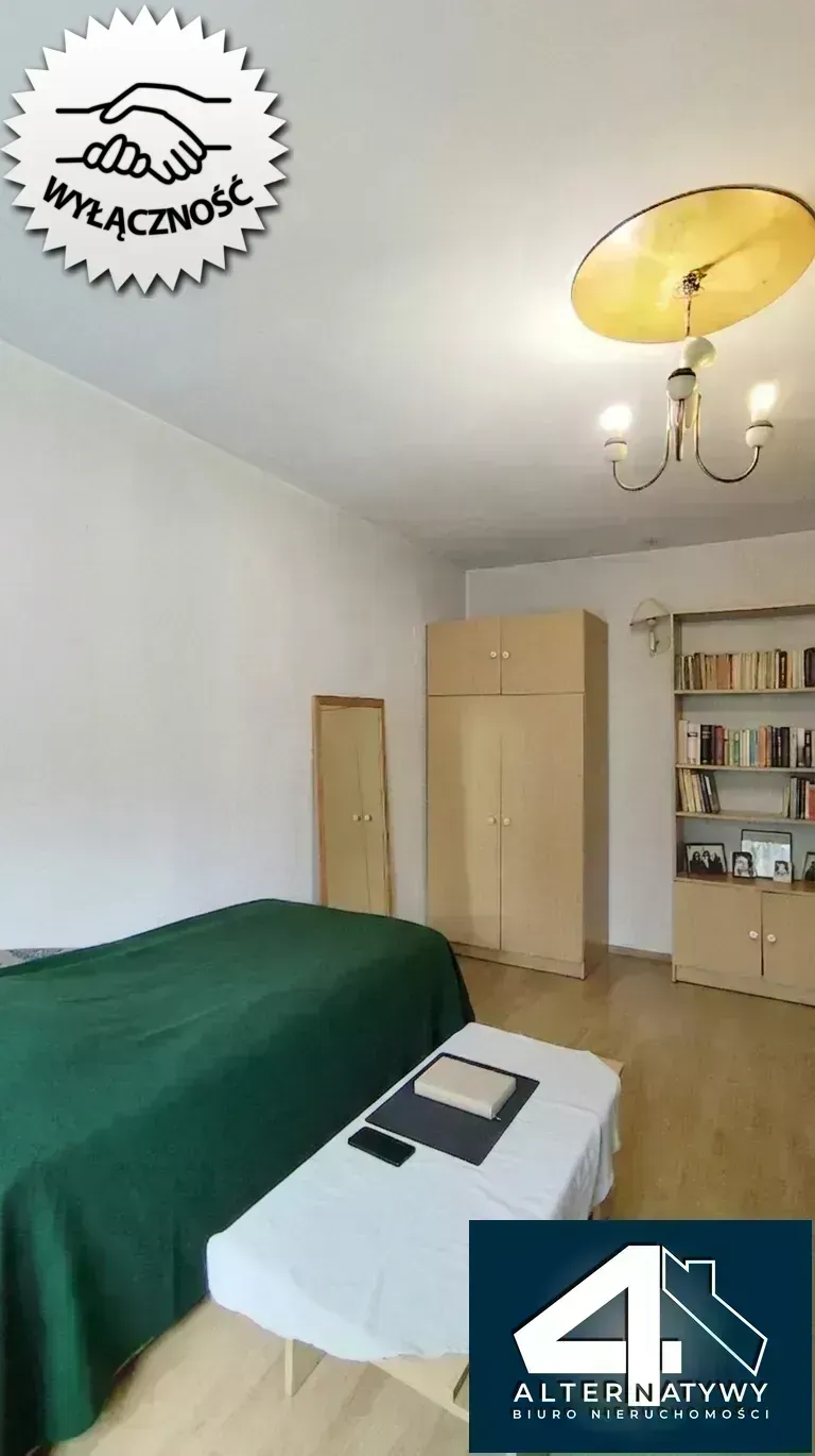 Duży dom z sauną i z basenem w ogrodzie. 21