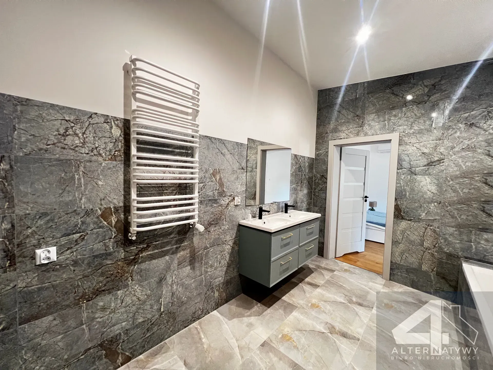 44m² | 2 Pokoje | Do Remontu | Śródmieście 30