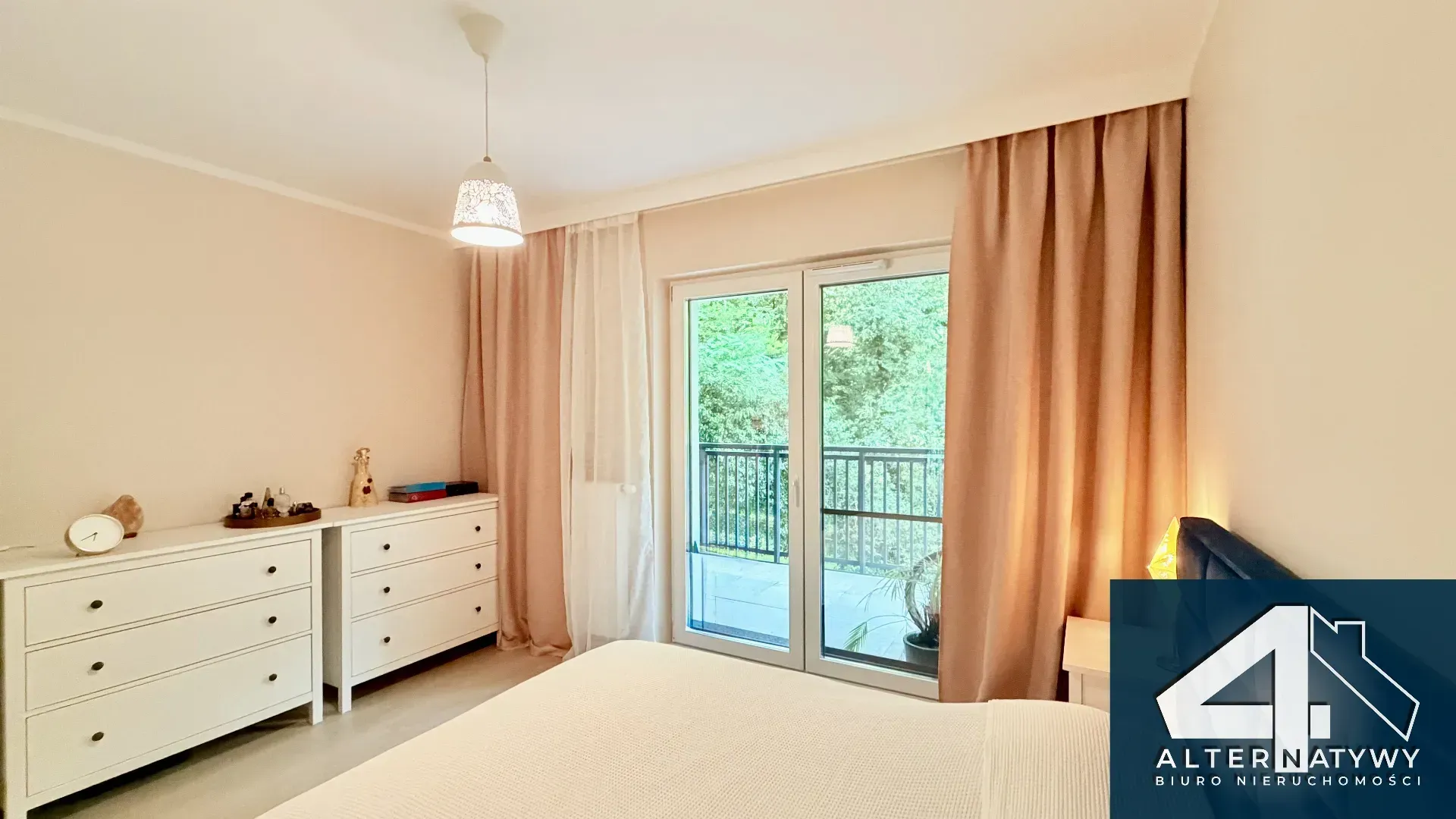 Apartament z tarasem 21 m2, garaż, z 2022 roku 2