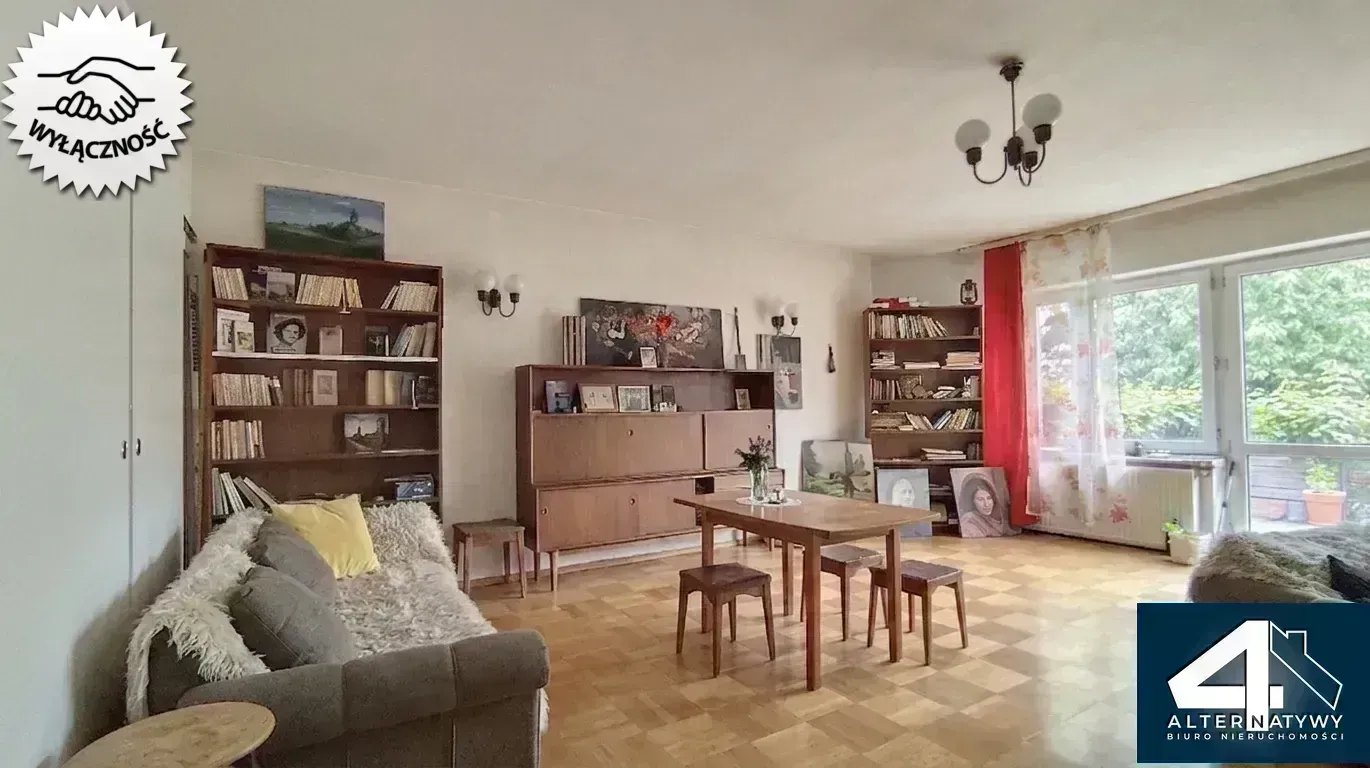 Duży dom z sauną i z basenem w ogrodzie. 4