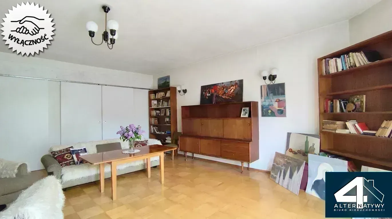 Duży dom z sauną i z basenem w ogrodzie. 5