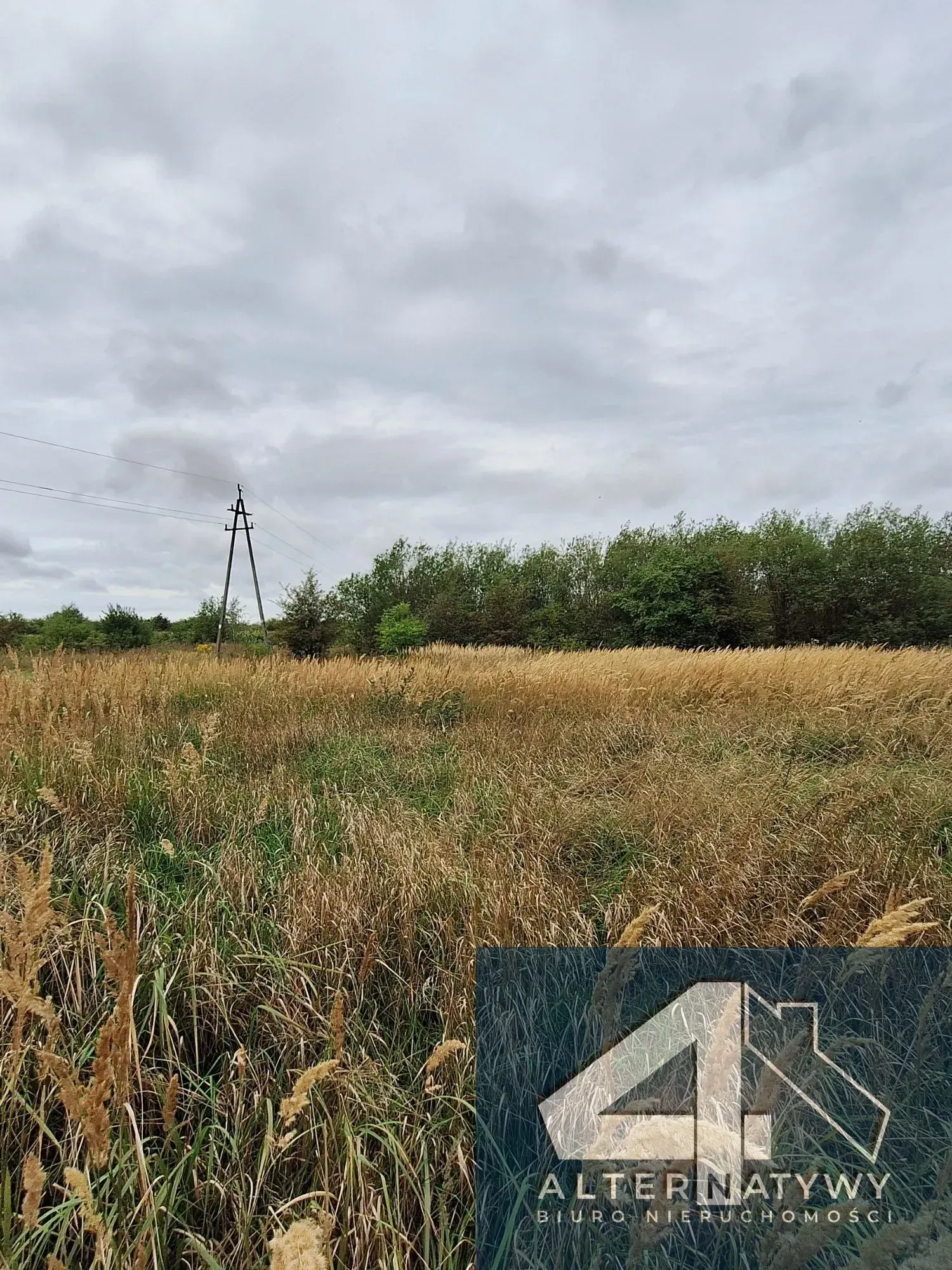 Sielski klimat w mieście: 4 działki po 700 m² 2