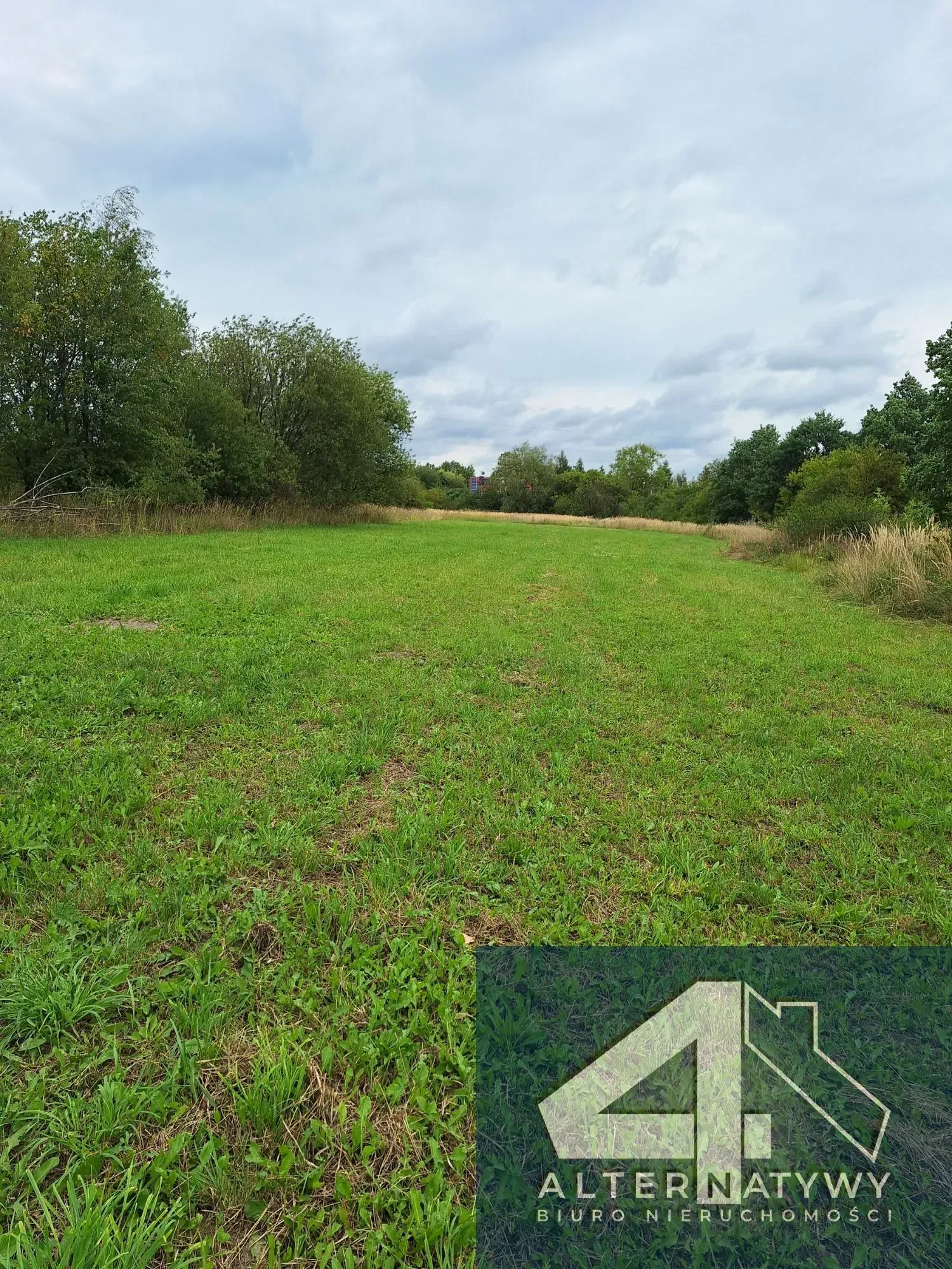 Sielski klimat w mieście: 4 działki po 700 m² 4