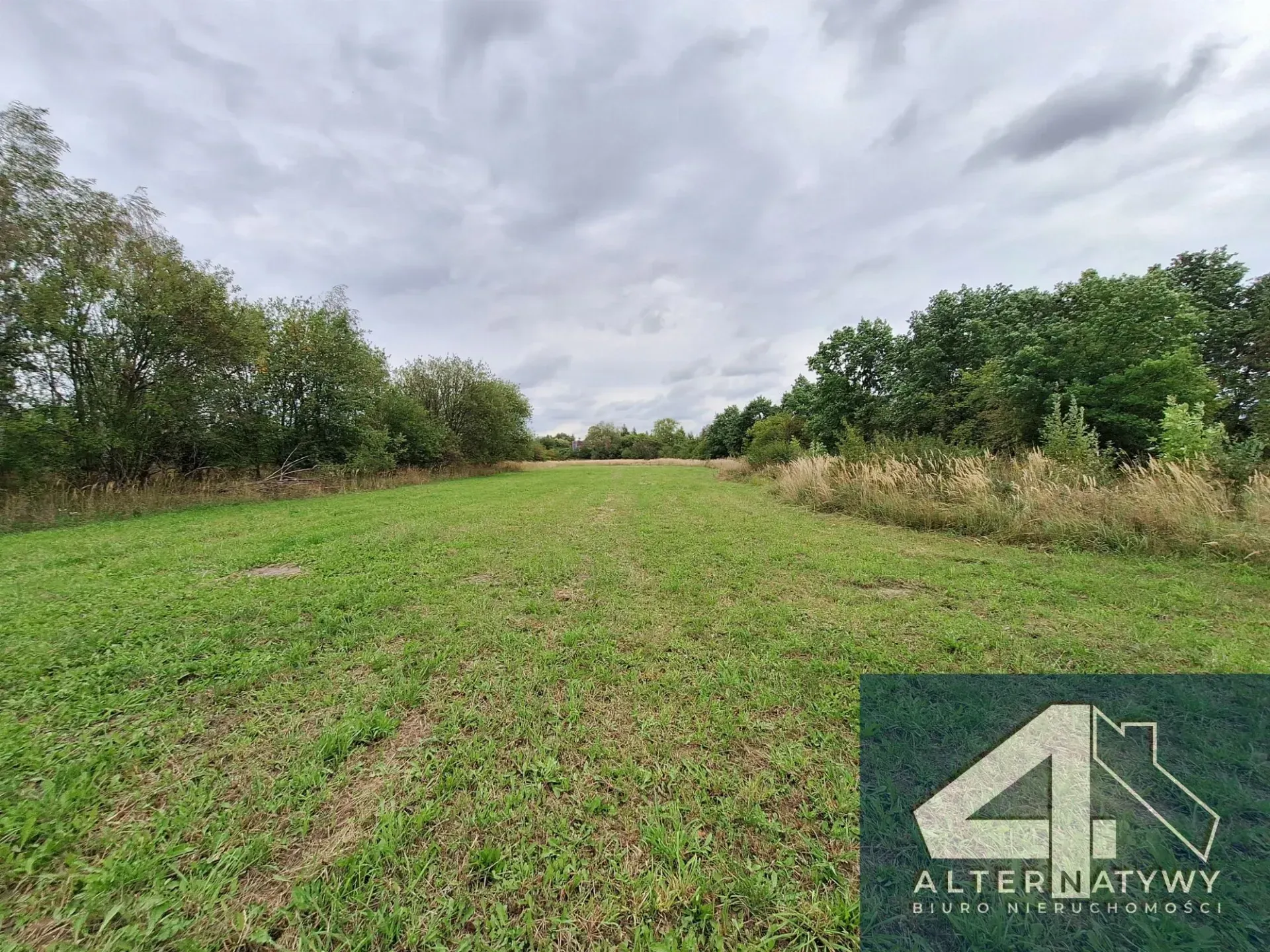 Sielski klimat w mieście: 4 działki po 700 m² 8