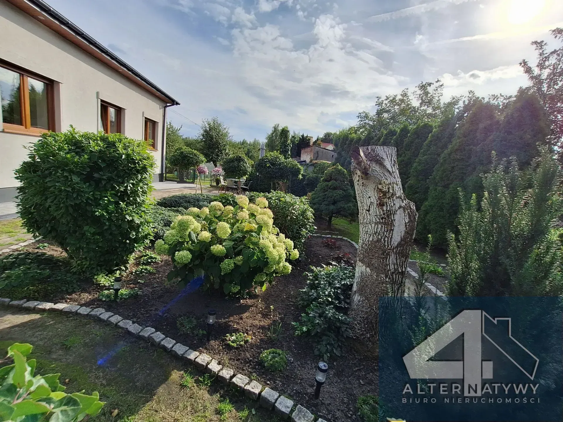 Dom 85 m2 po remoncie z dużą działką 27