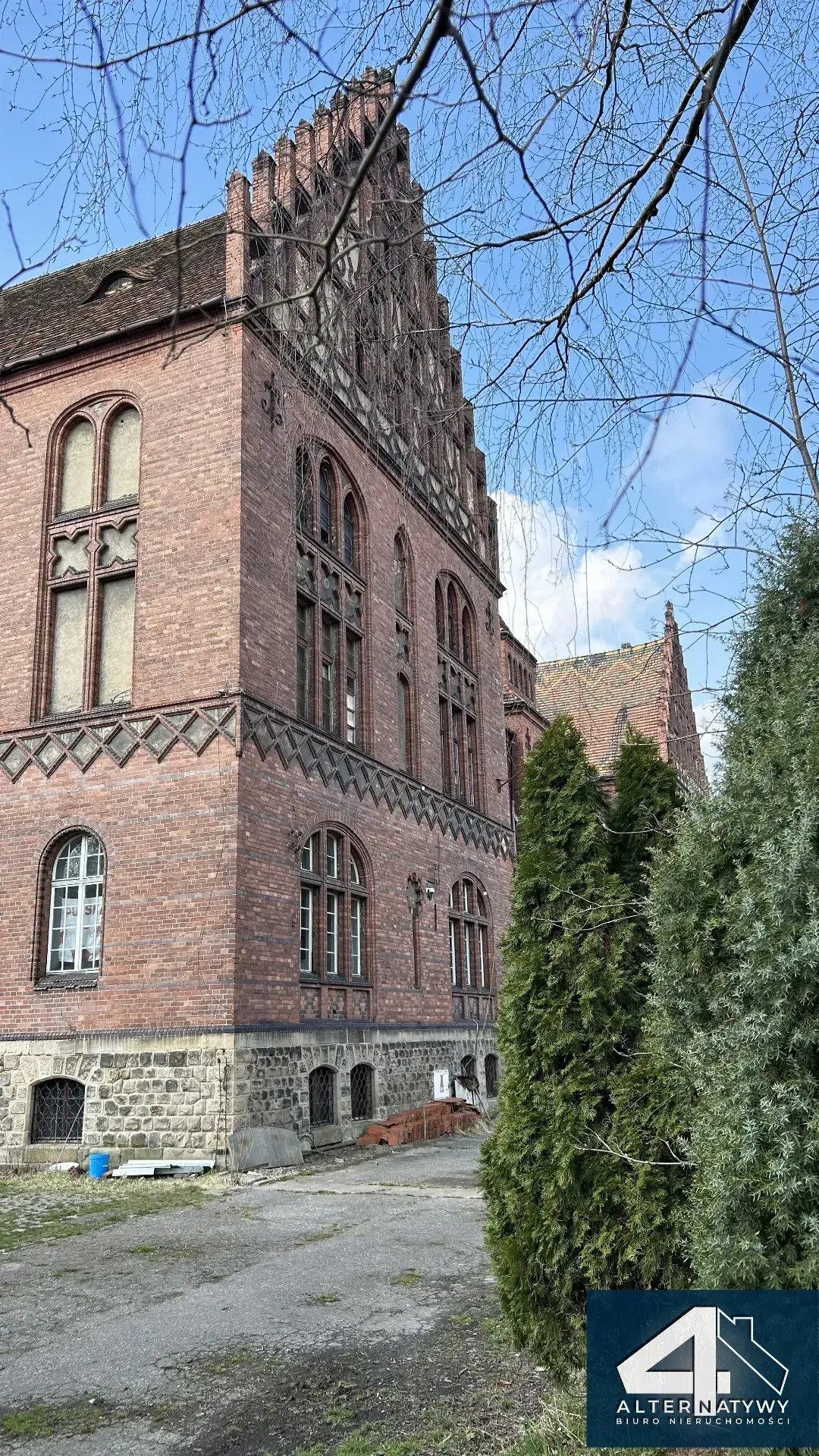 Zabytkowy pałac 3 934 m² | Pszczyna 24