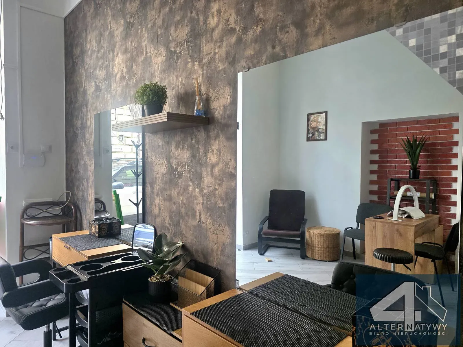 Salon fryzjerski 21m, witryna, ok Łobzowskiej 2 3