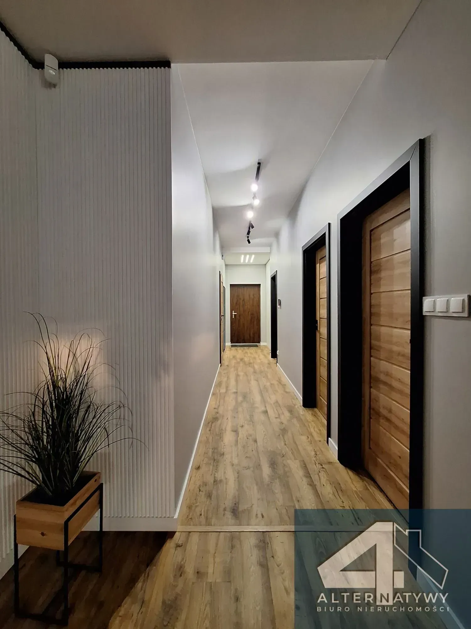 Wyjątkowy bliźniak 131 m² z dwoma garażami 9