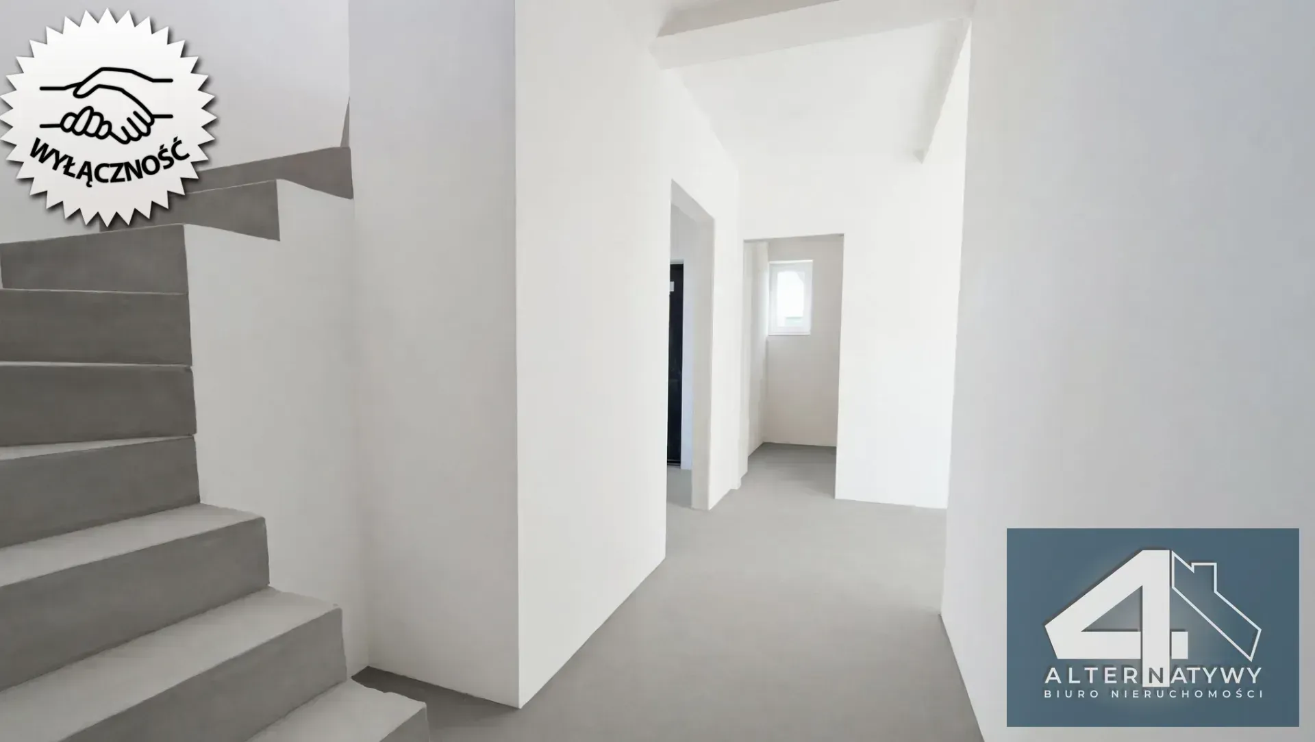 Dom z garażem i gabinetem na parterze 23